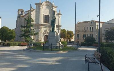 Immagine: Piazza Bovio