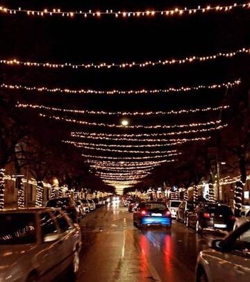 Luminarie natalizie sulle strade del commercio, quest’anno paga il Comune, ma saranno sostenibili